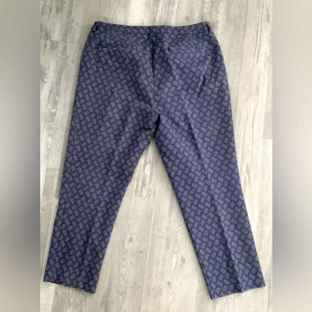 Chico's "So Slimming Juliet" pants with a blue diamond pattern - Picture 3 of 8